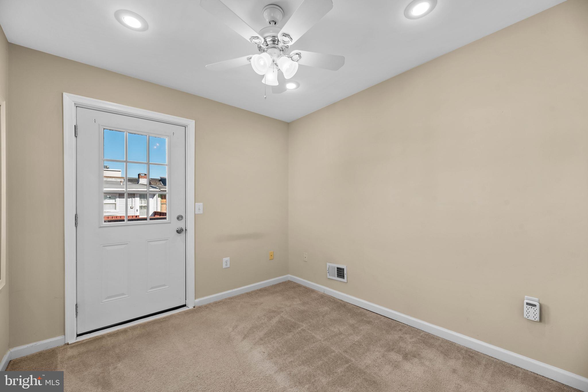 LOCUST POINT - Residential