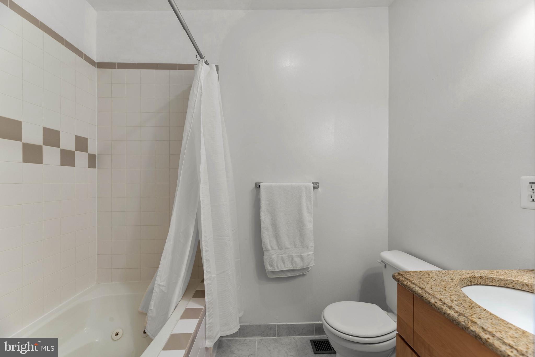 LOCUST POINT - Residential