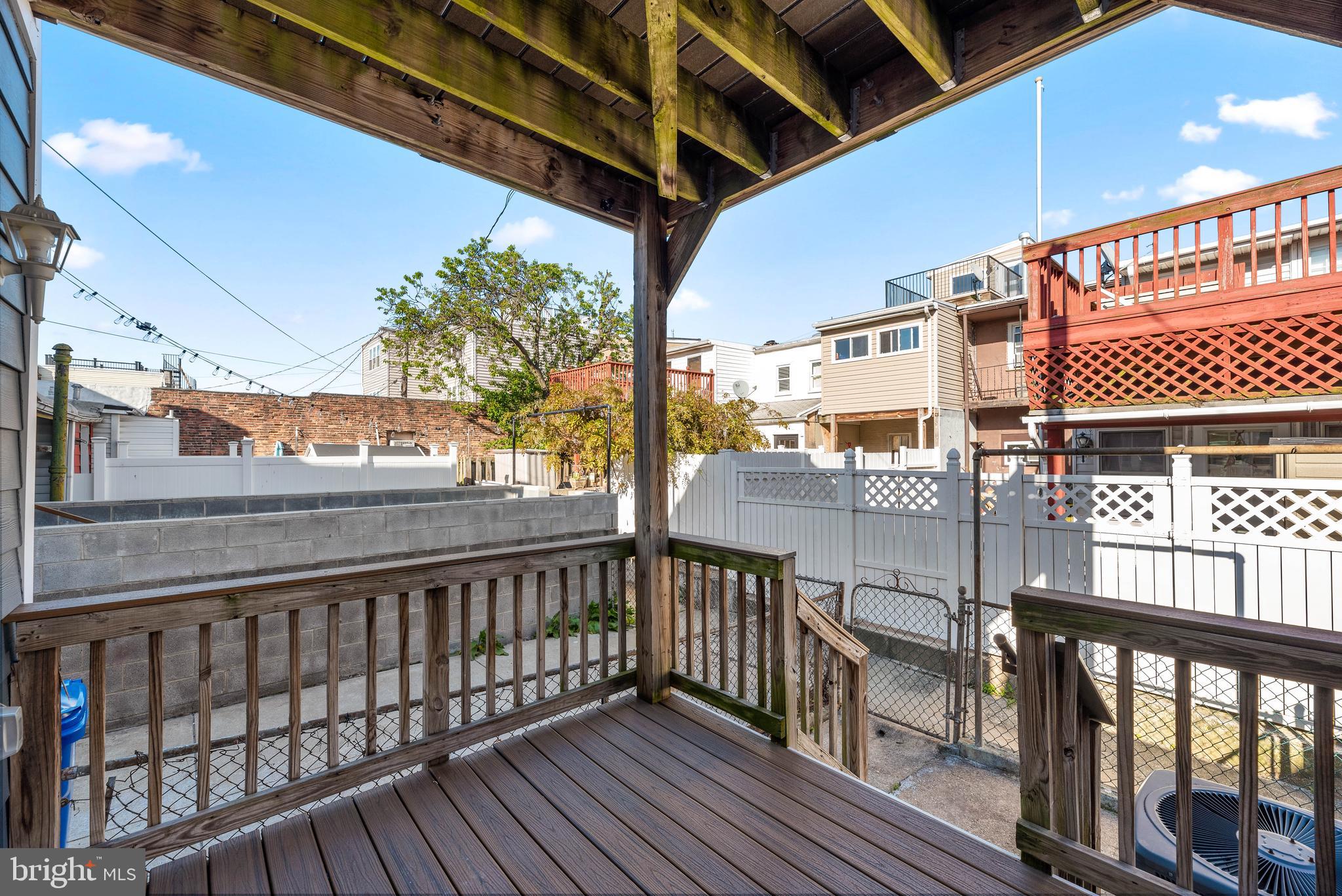 LOCUST POINT - Residential