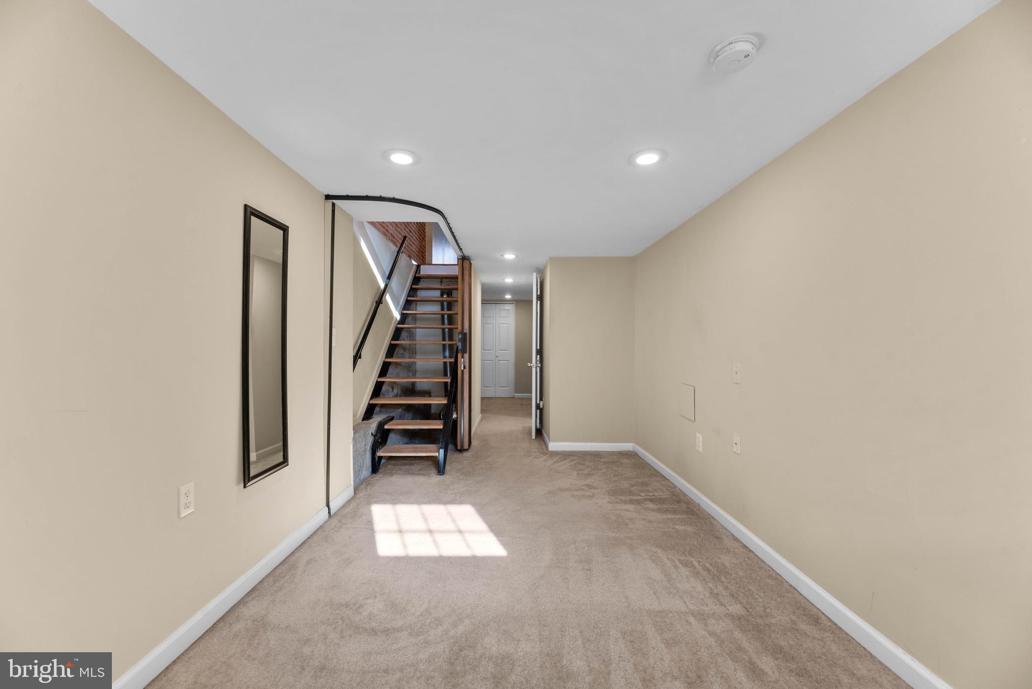 LOCUST POINT - Residential