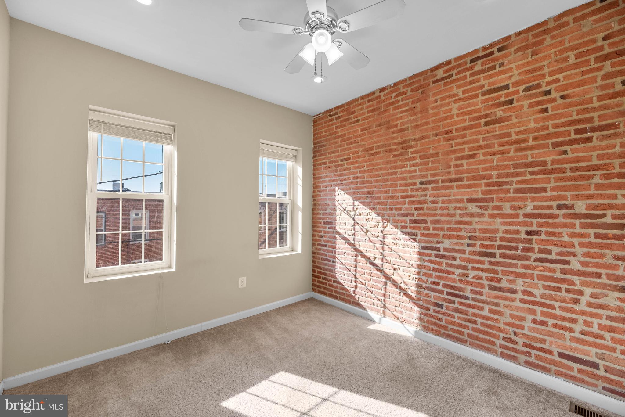 LOCUST POINT - Residential