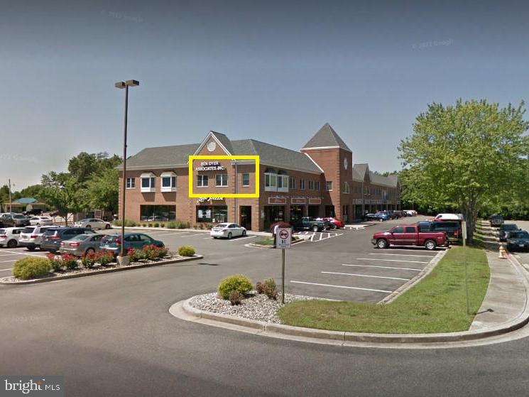 Approximately 1,250 sq. ft. of second-floor office space in the well-known "Potomac Square" shopping center. Located just to the right of the elevator entrance, this suite features: Three private offices (two of which may serve as conference rooms), Access to shared ADA-compliant restrooms in the common area, Signage opportunity on both the building and the monument sign – the only second-floor suite in the building with this visibility.
Tenant Responsibilities: NNN costs of $611.46 in addition to base rent; Utilities (Electric, Cable/Wifi, $45 quarterly water bill), janitorial services within the suite, Signage costs (unless otherwise negotiated with Landlord)
This is a great opportunity to lease a well-appointed office suite with exceptional signage exposure in a prime location.