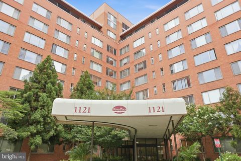 Photo of 1121 Arlington Boulevard #310, ARLINGTON, VA 22209 (MLS # VAAR2076432)