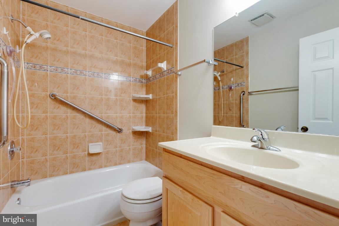 LAKEWOOD HILLS - Residential