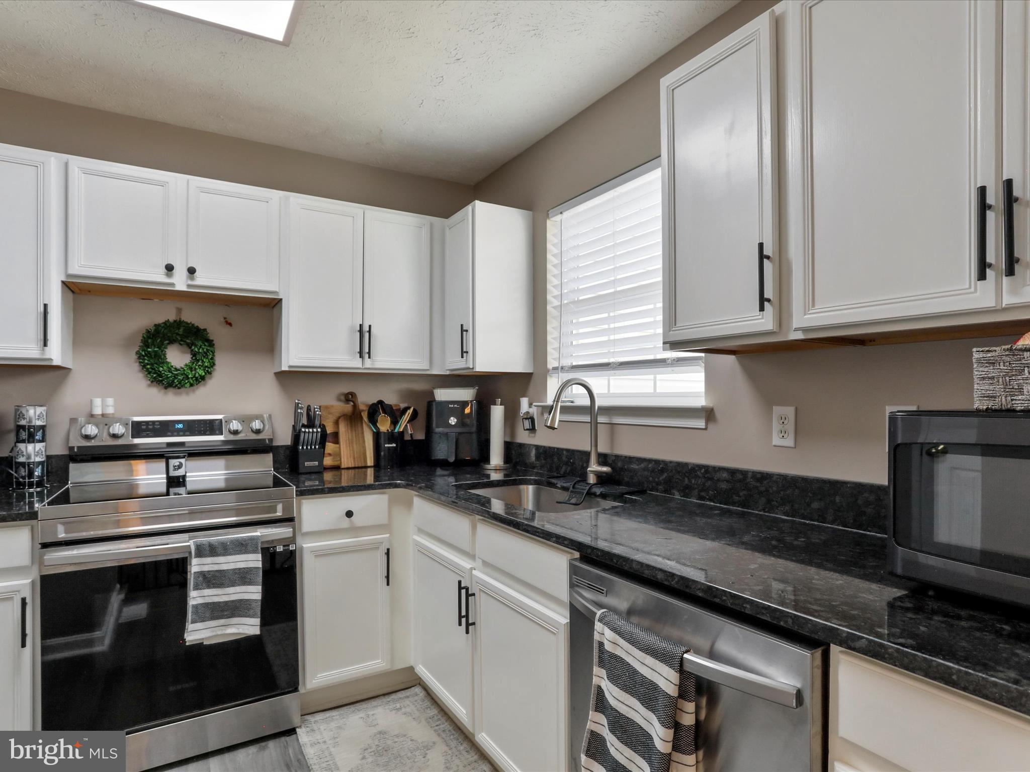 LAKEVIEW TOWNHOMES - Residential