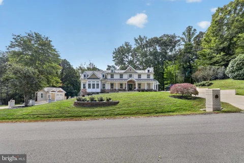 8848 Clinton Drive, Nokesville, VA MLS: VAPW2131016