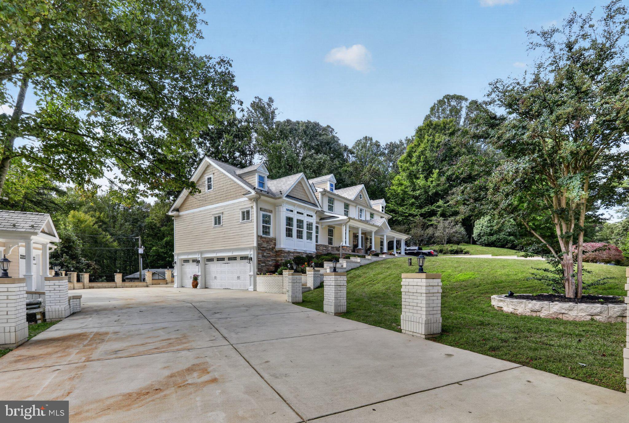 8848 CLINTON DRIVE