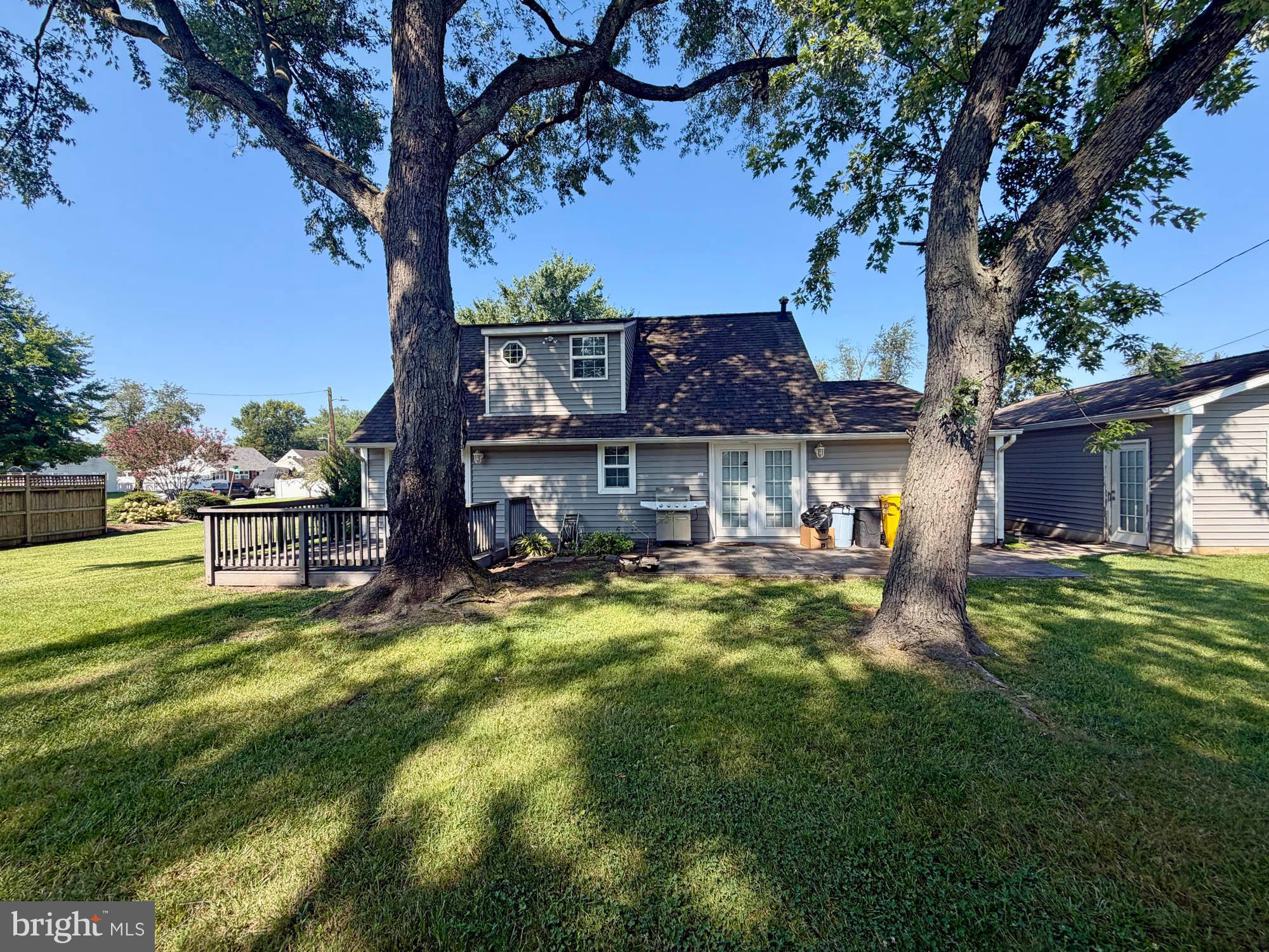 123 N MEADOW DRIVE