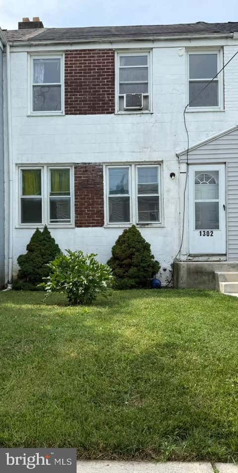 Townhouse For Sale - 1302 Cypress Avenue<br/> WILMINGTON, DE 19805