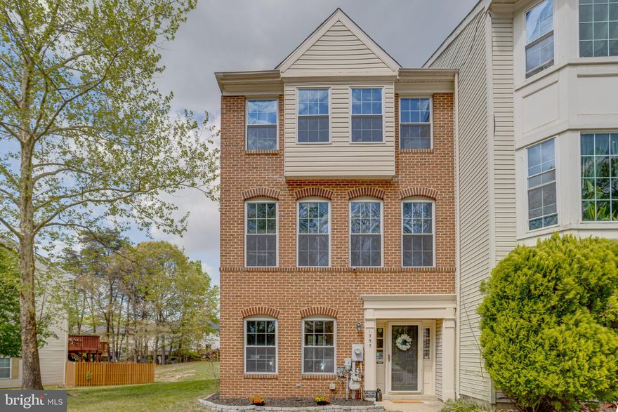 SHOWINGS TO BEGIN WITH THE OPENS! SATURDAY 4/18 AND SUNDAY 4/19 1-3PM. 

AGENTS - PLEASE VIEW AGENT REMARKS IN BRIGHT MLS. Beautiful End-of-group Townhome with 4BR/3.5 Baths and 2,284 SF of living space! Main Level features a foyer, entry level bedroom with dual entry and a spacious living room/playroom/media room with walk out to fully fenced rear with patio. The Upper Level a spacious Living Room with a Kitchen/Dining Area combo with SS appliances and slider to rear deck. Upper Level 2 features the Primary Bedroom with an attached Primary Bathroom, Bedrooms 3 and 4 with a full hall bath. The Owner’s Suite has a relaxing bath with floating dual vanity, soaking tub, and separate standing shower. The lower entry level boasts the fourth bedroom, full bath, and a 2nd living area with gas fireplace. On the lower level, you will be able to walk out onto your custom paved patio and fenced backyard. Also equipped with in-ground sprinkler system for your lawn. This beautiful home comes with a 4-year-old New Roof, Carrier Infinity HVAC (8 years old) and Updated Bathrooms! Bonus: This property comes with 2 assigned parking spots right in front of the house with 2 additional visitor parking spots adjacent to the assigned parking! Conveniently located with easy access to many major highways. Fort Meade is about 4.5 miles away. NSA is about 15 minutes away. Ready to call this one home! This home shows extremely well and sellers are open to a carpet credit at settlement with an acceptable offer.

Offers may be entered ONLINE through Monday, May 4, 2026 at 5:00 pm.

AT SELLER'S DISCRETION, AN OFFER MAY BE ACCEPTED AT ANY TIME.