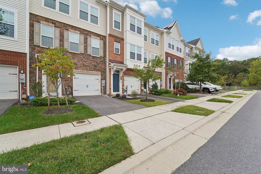 Photo of 2736 Wessex Circle #035, HANOVER, MD 21076 (MLS # MDAA2127062)