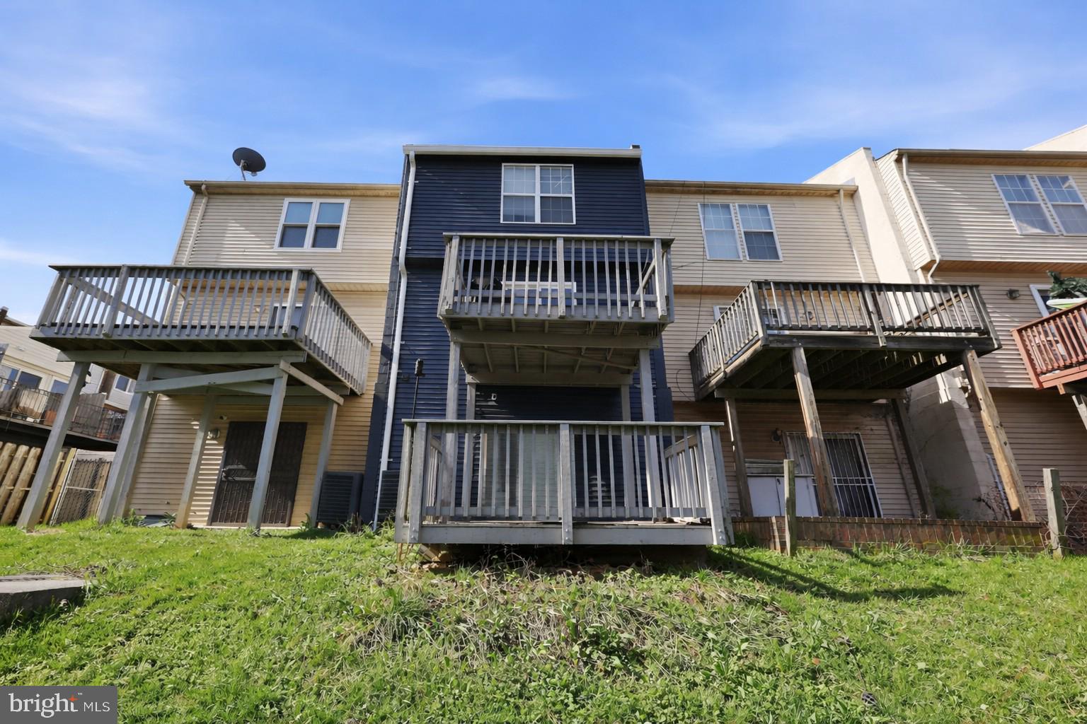 2357 SKYLAND TERRACE SE