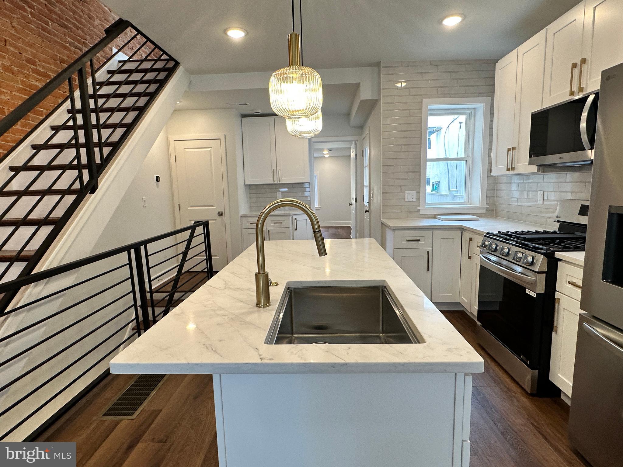 POINT BREEZE - Residential