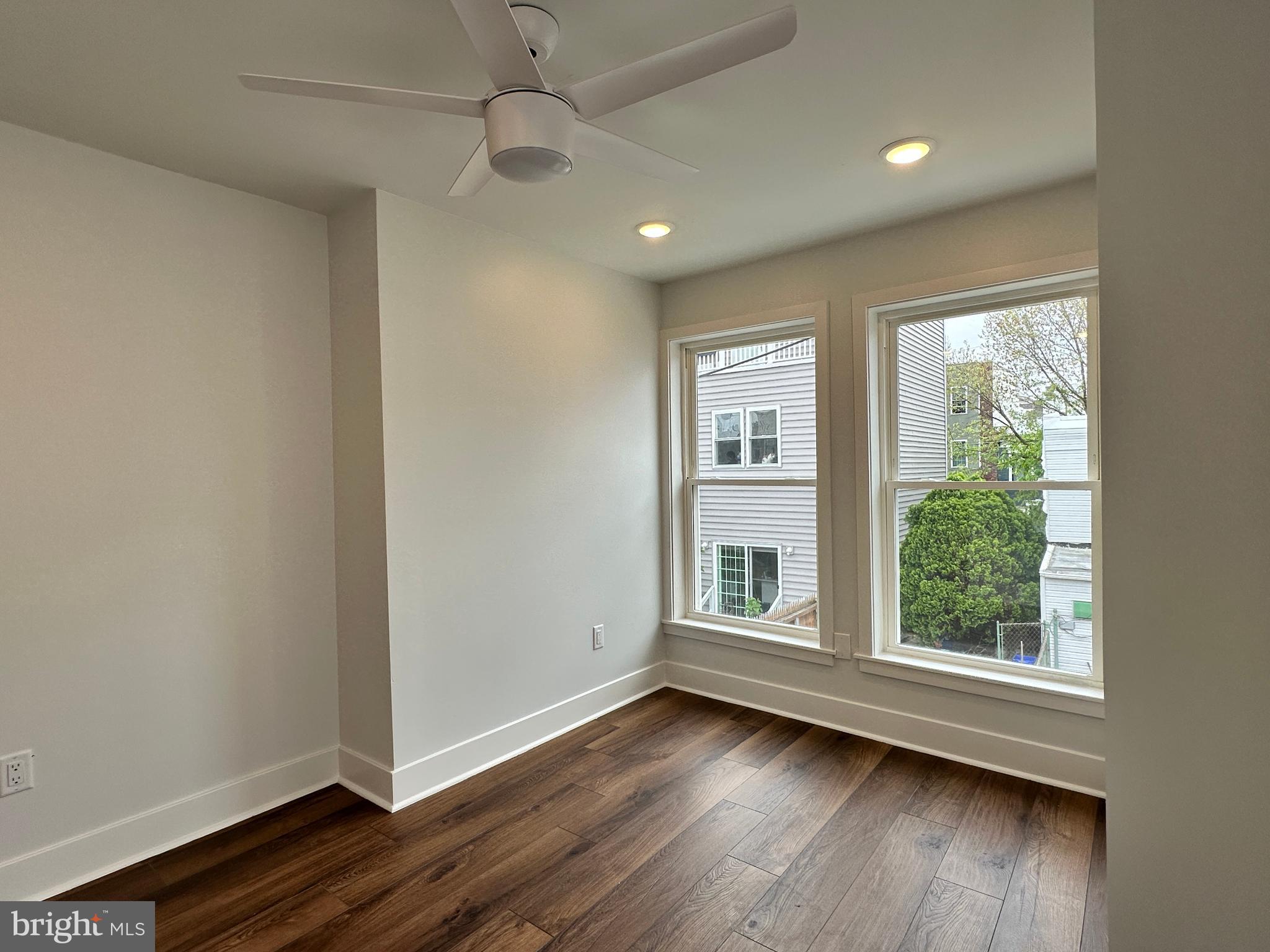 POINT BREEZE - Residential