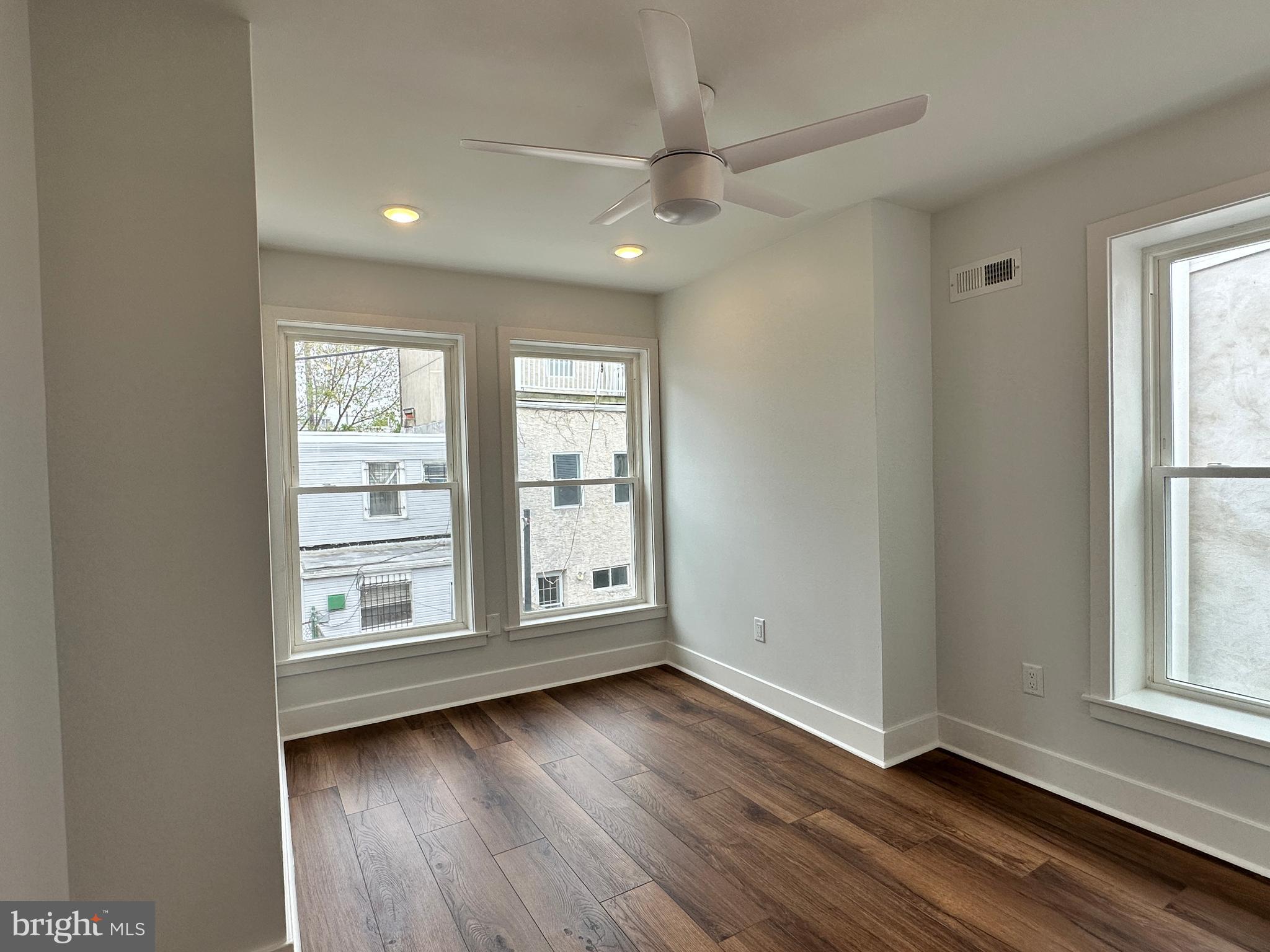 POINT BREEZE - Residential