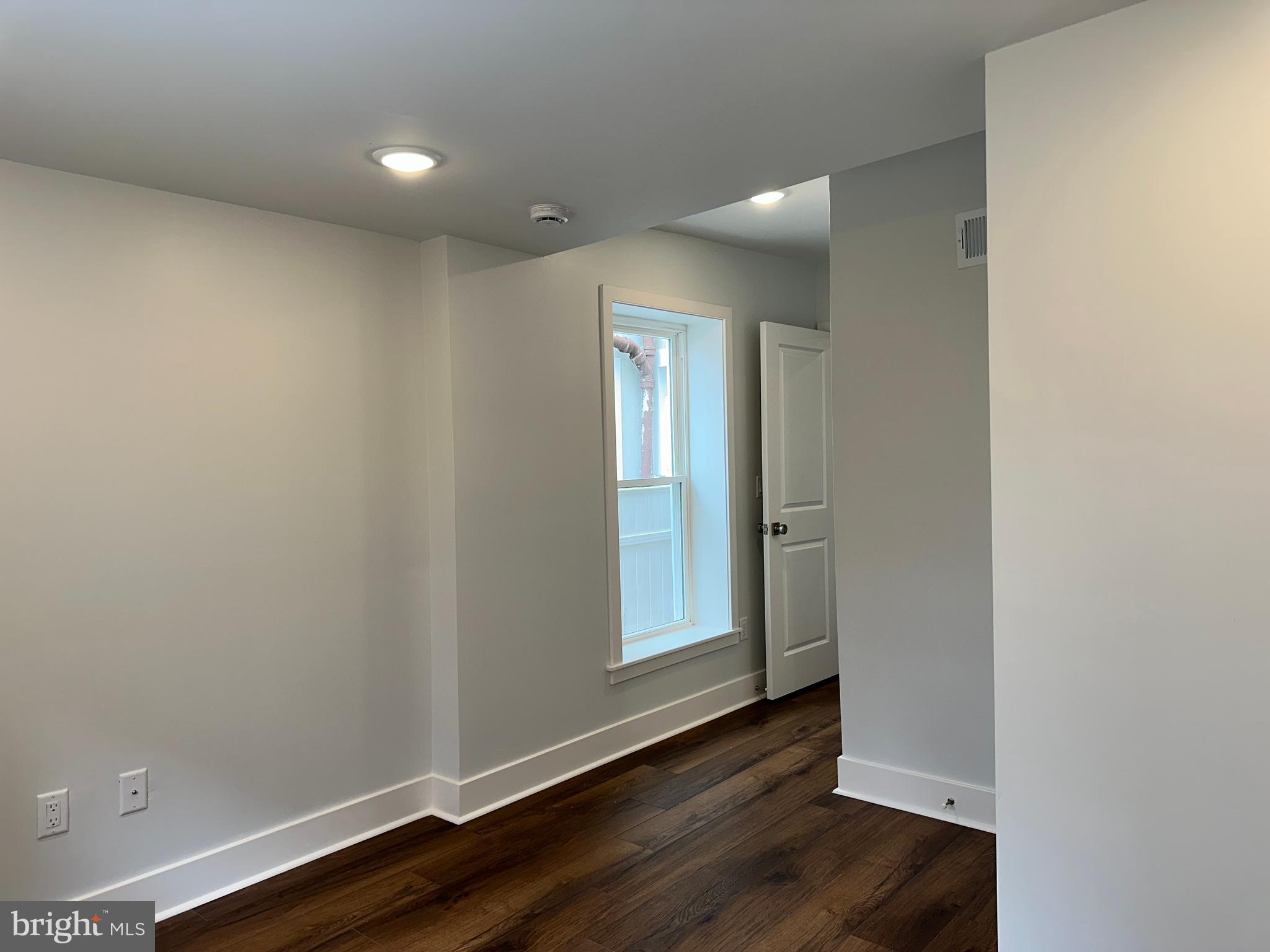 POINT BREEZE - Residential