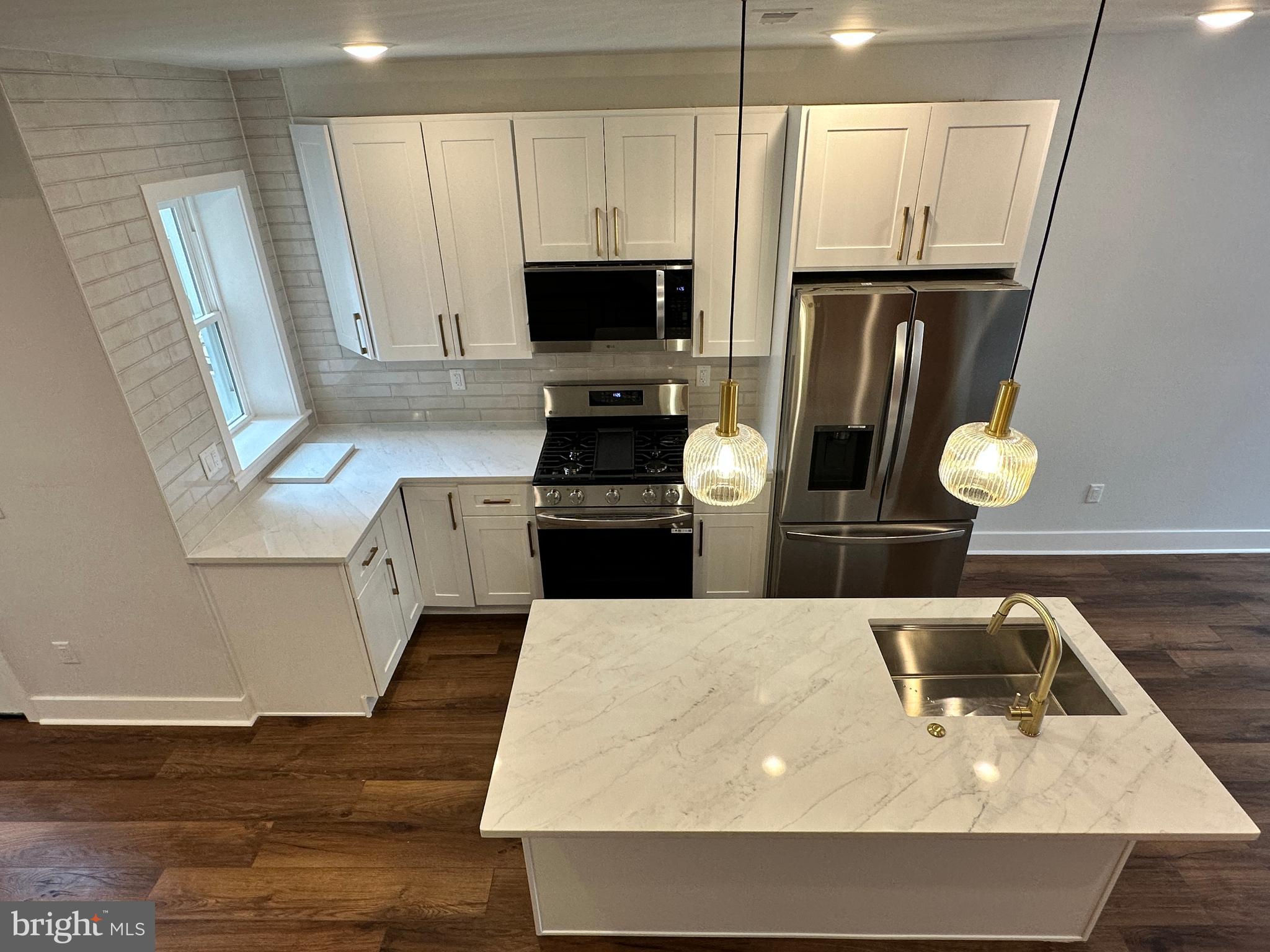 POINT BREEZE - Residential