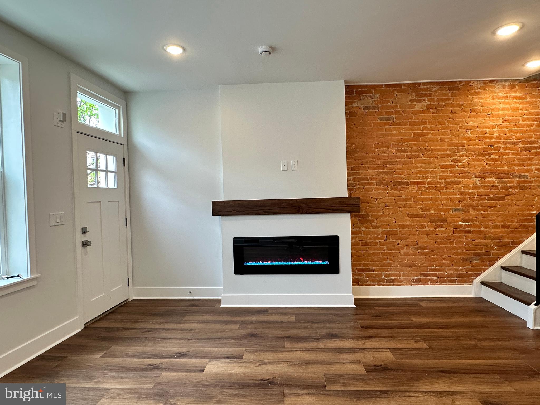 POINT BREEZE - Residential