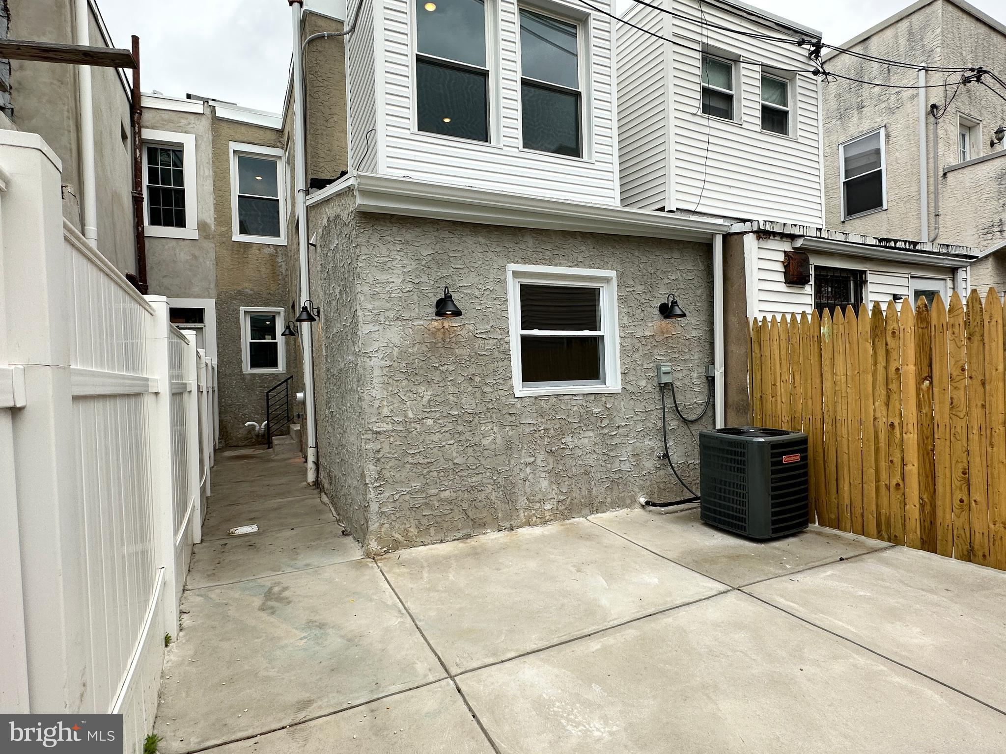 POINT BREEZE - Residential