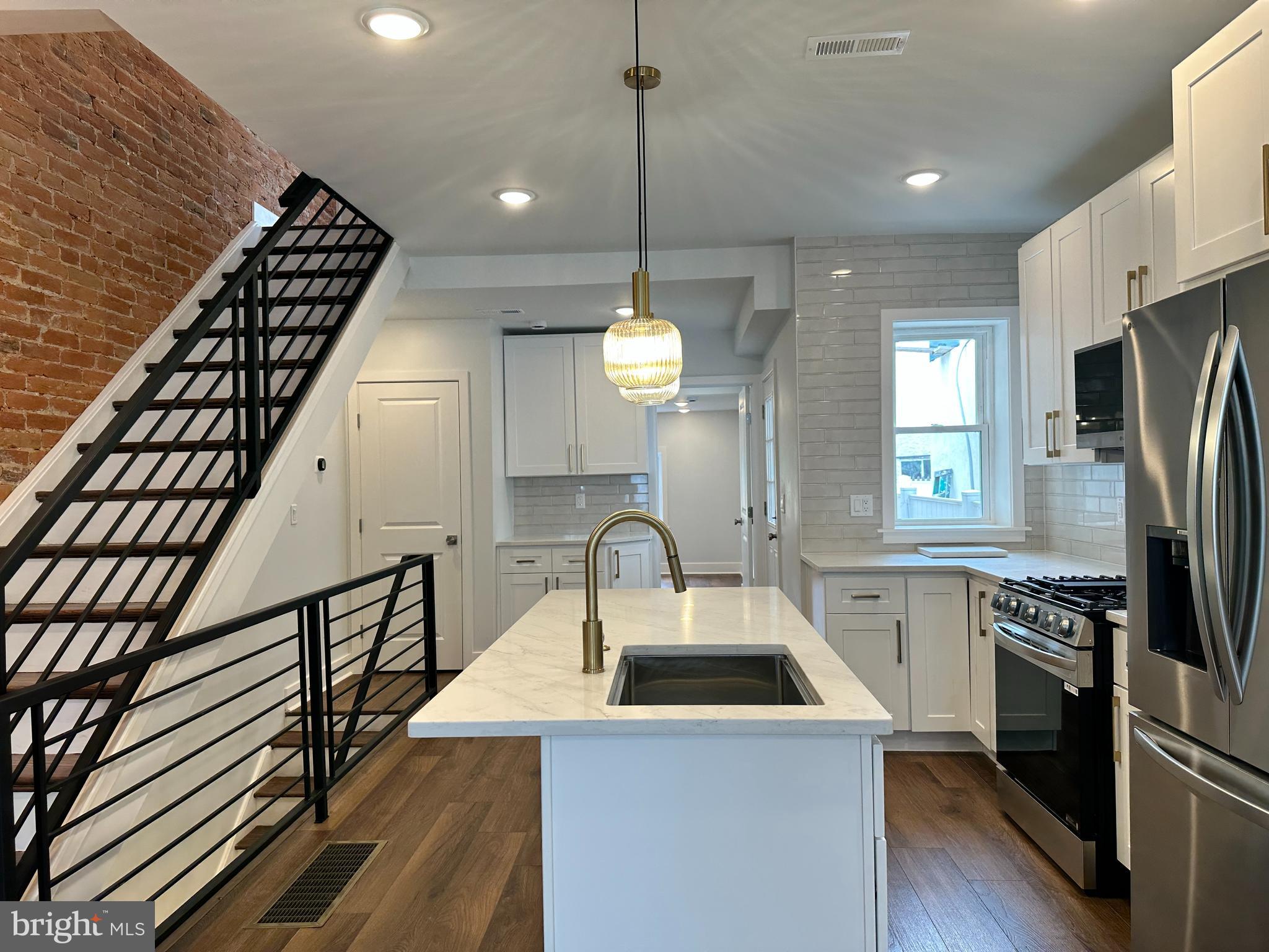 POINT BREEZE - Residential