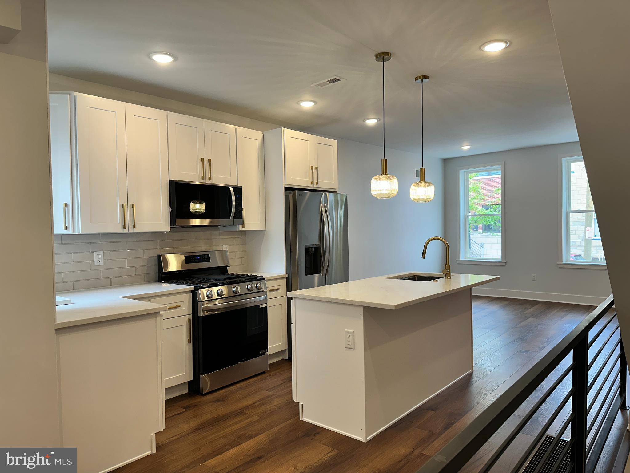 POINT BREEZE - Residential