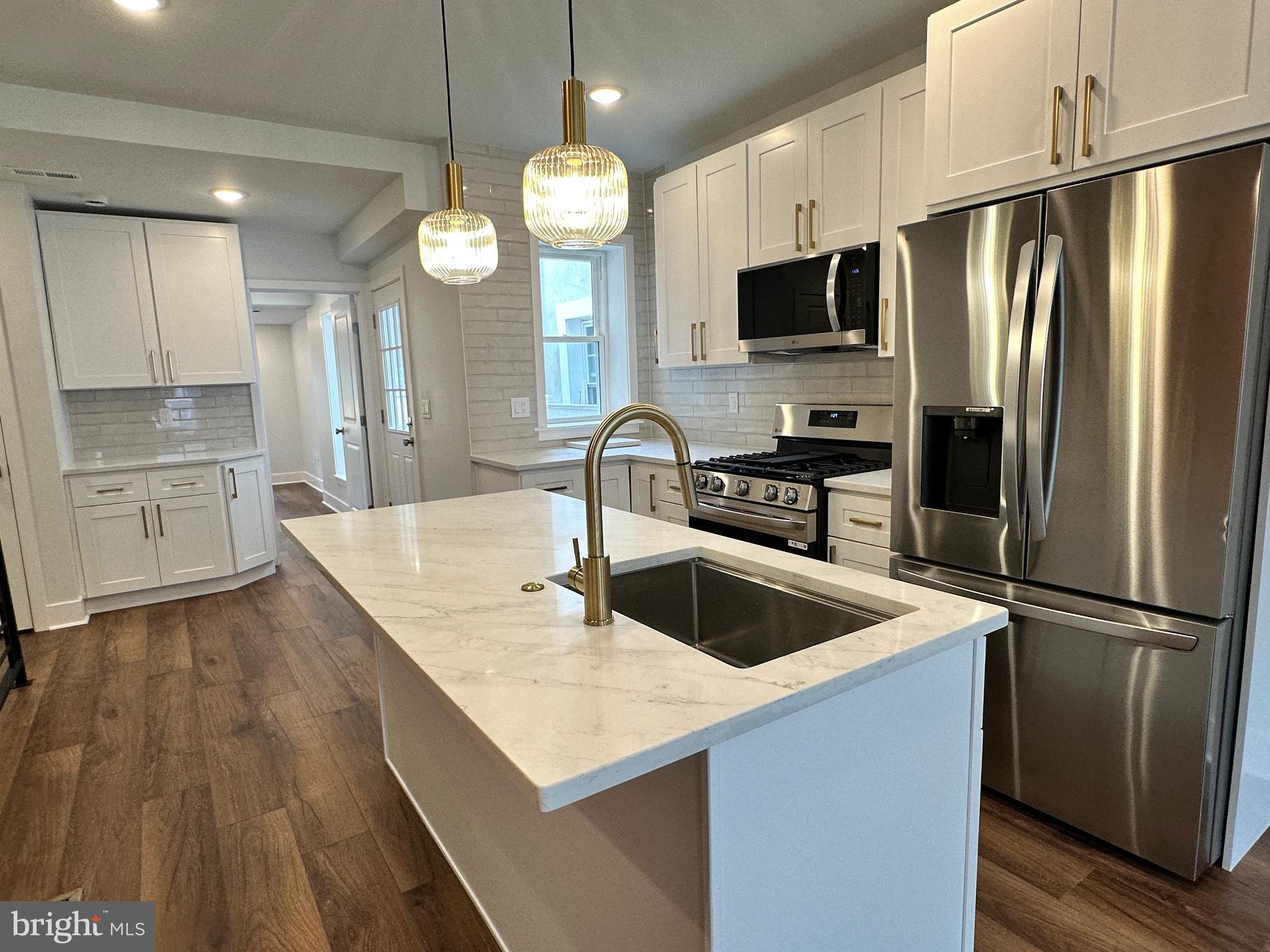 POINT BREEZE - Residential