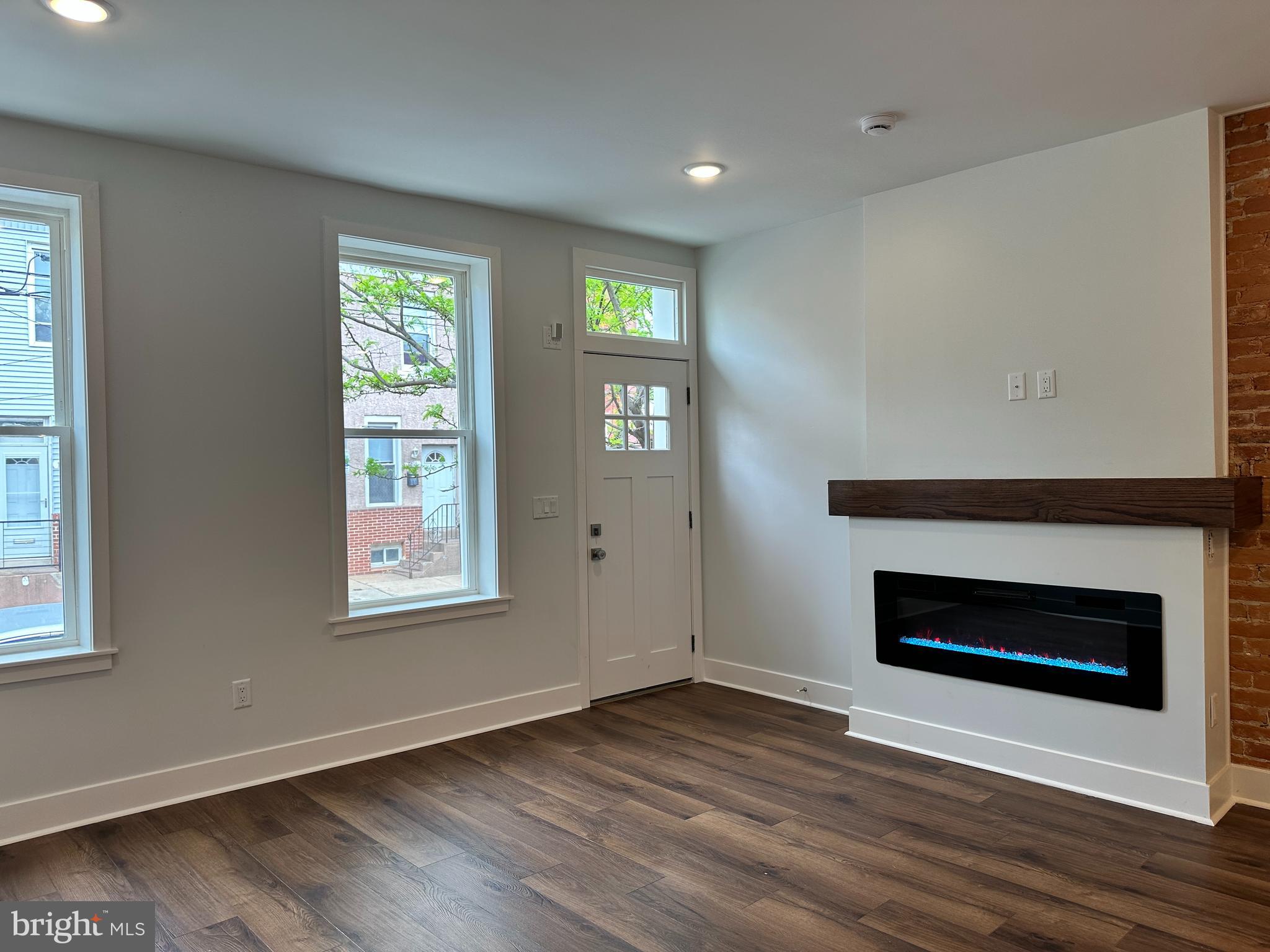 POINT BREEZE - Residential