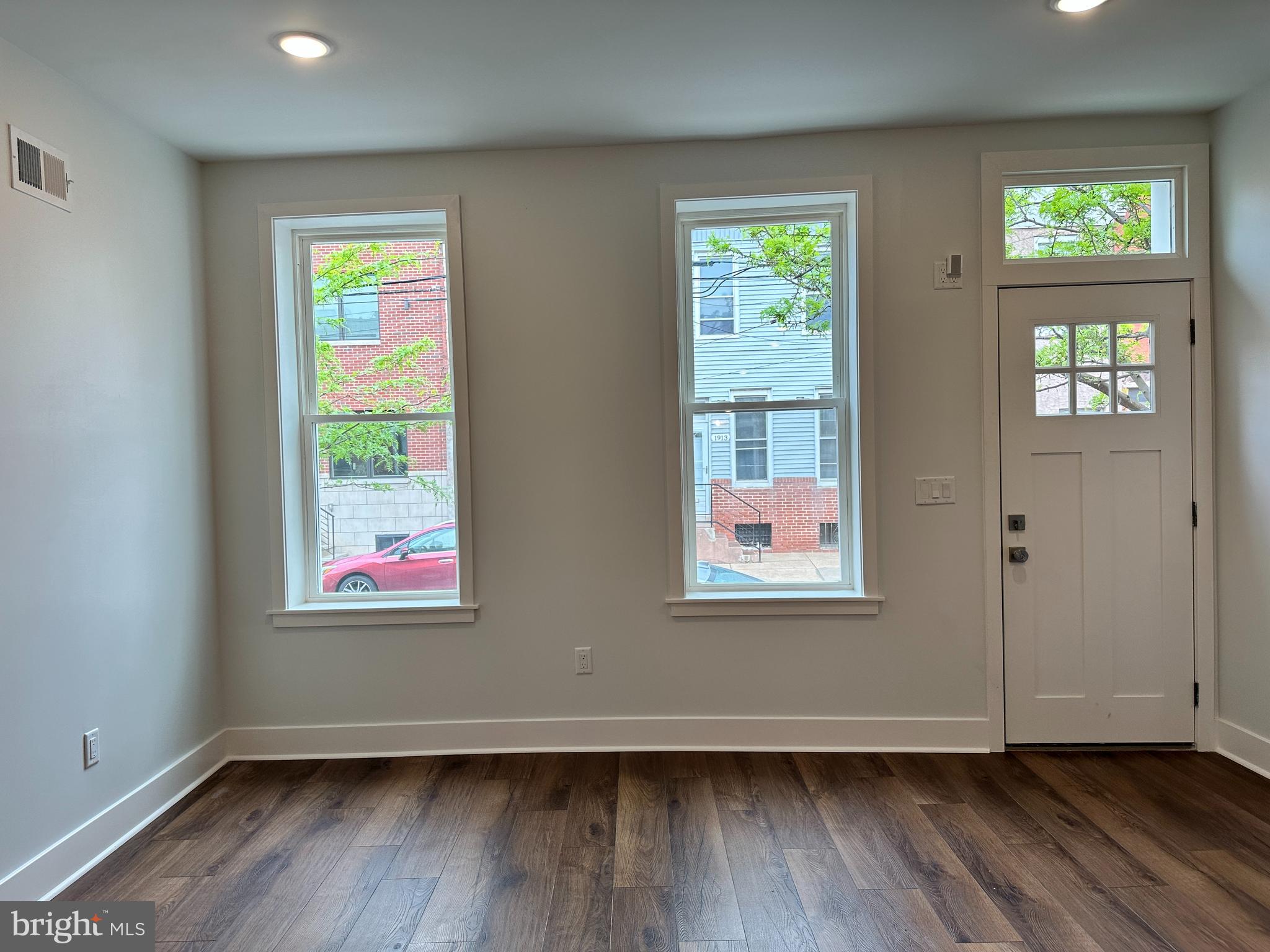 POINT BREEZE - Residential