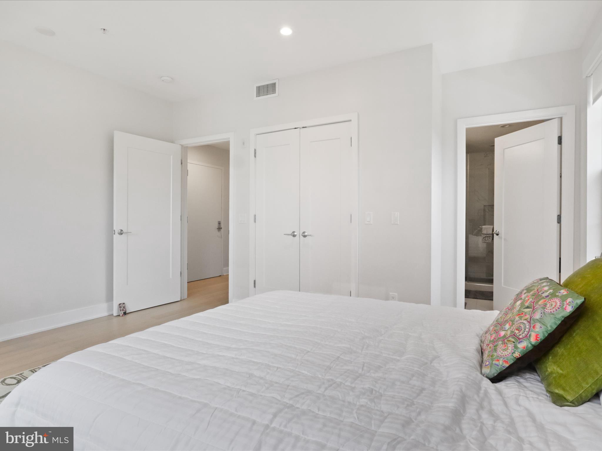 GASLIGHT SQUARE - Residential Lease