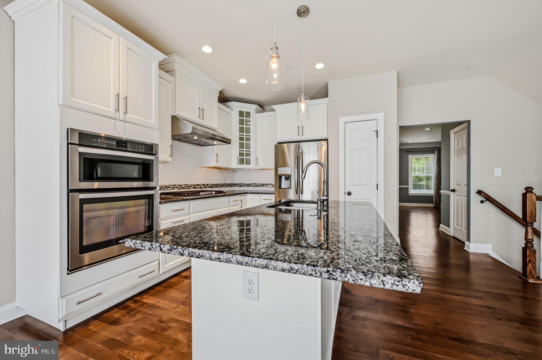 208 JACKDAW ALLEY 208