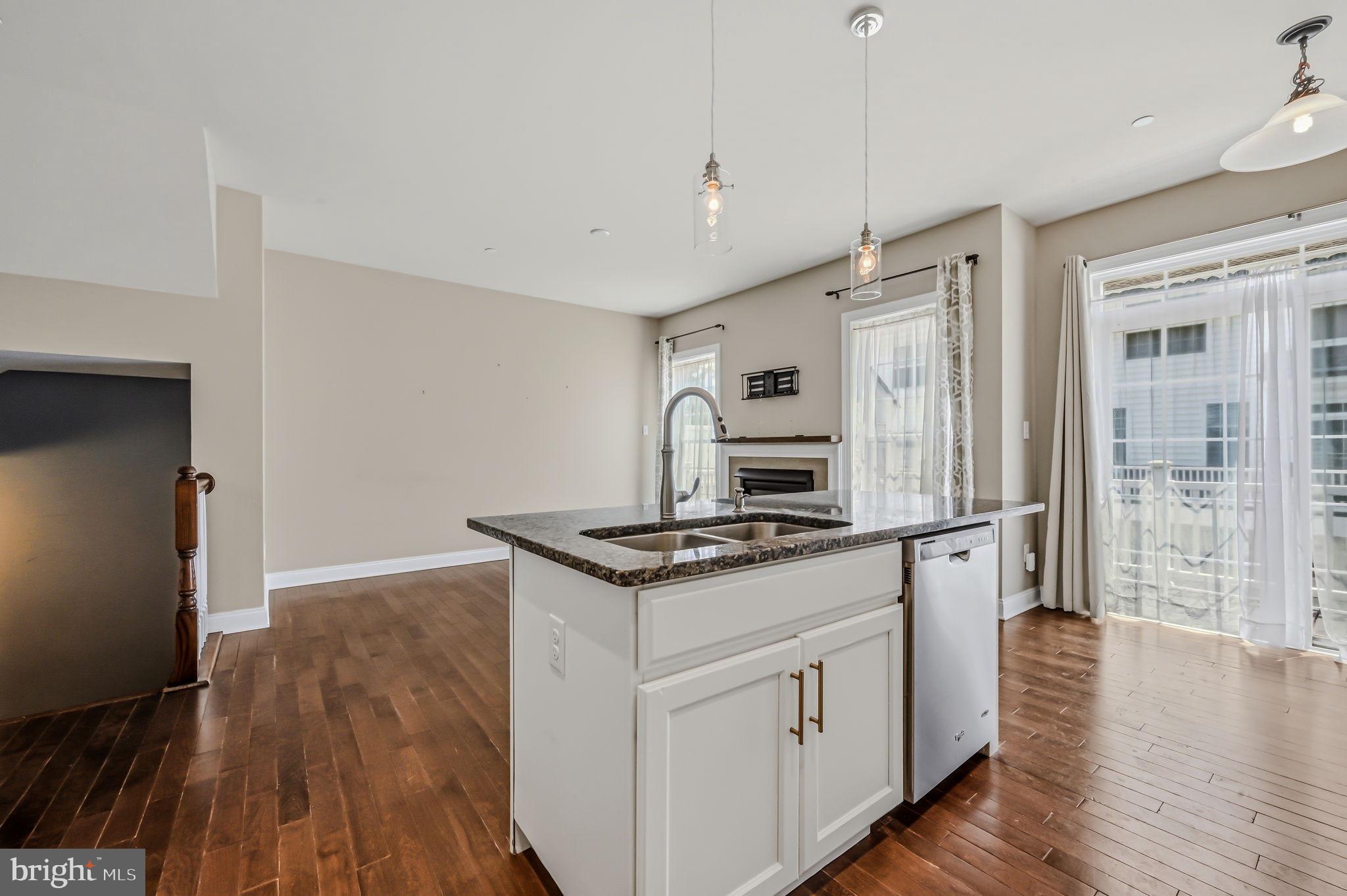 208 JACKDAW ALLEY 208
