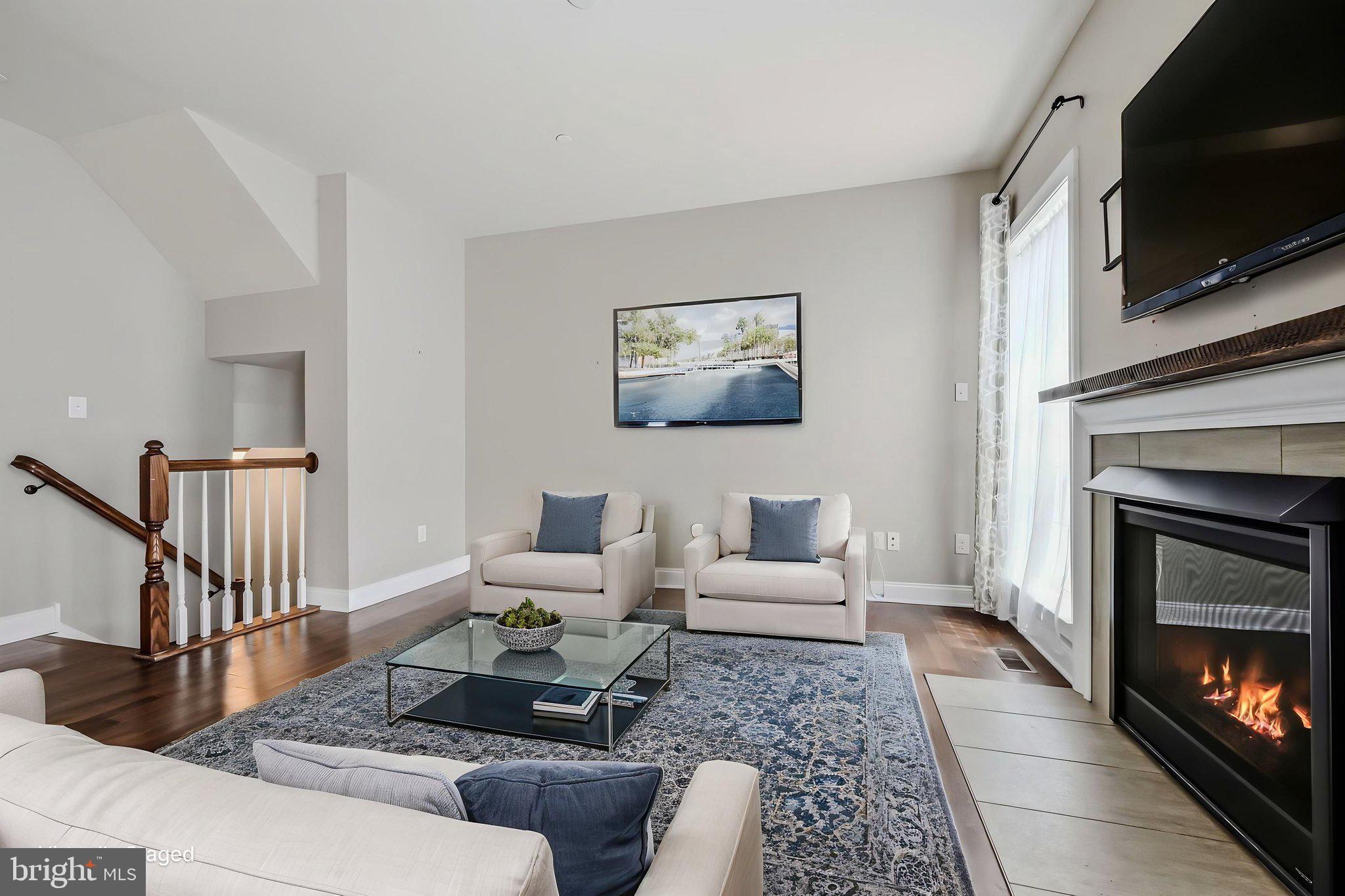 208 JACKDAW ALLEY 208