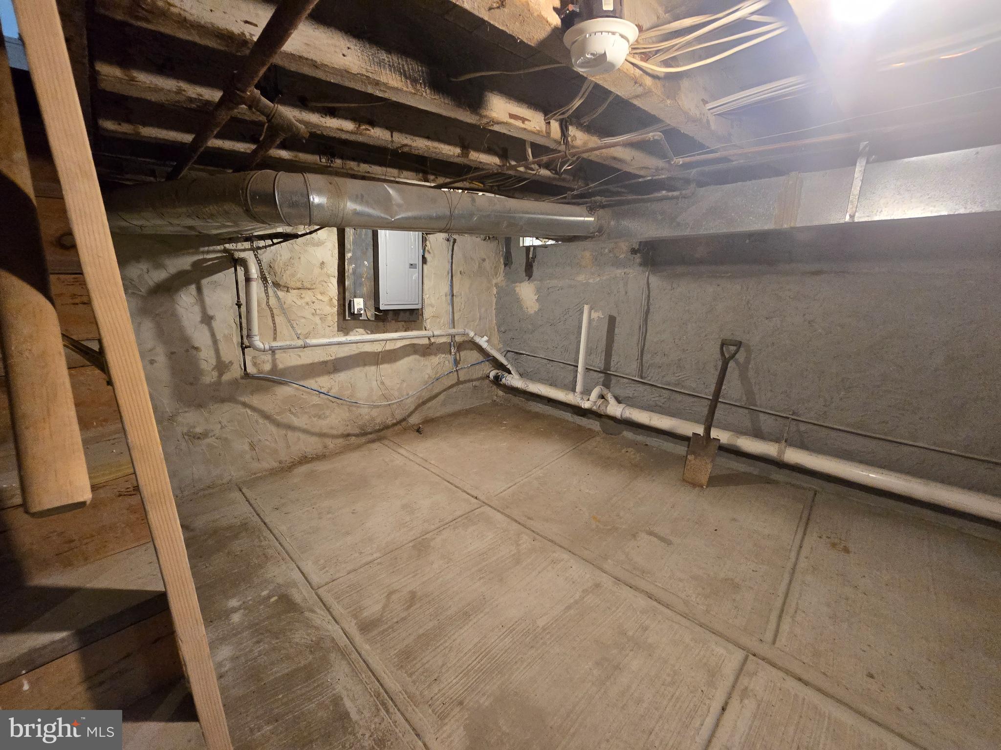 LUDLOW - Residential