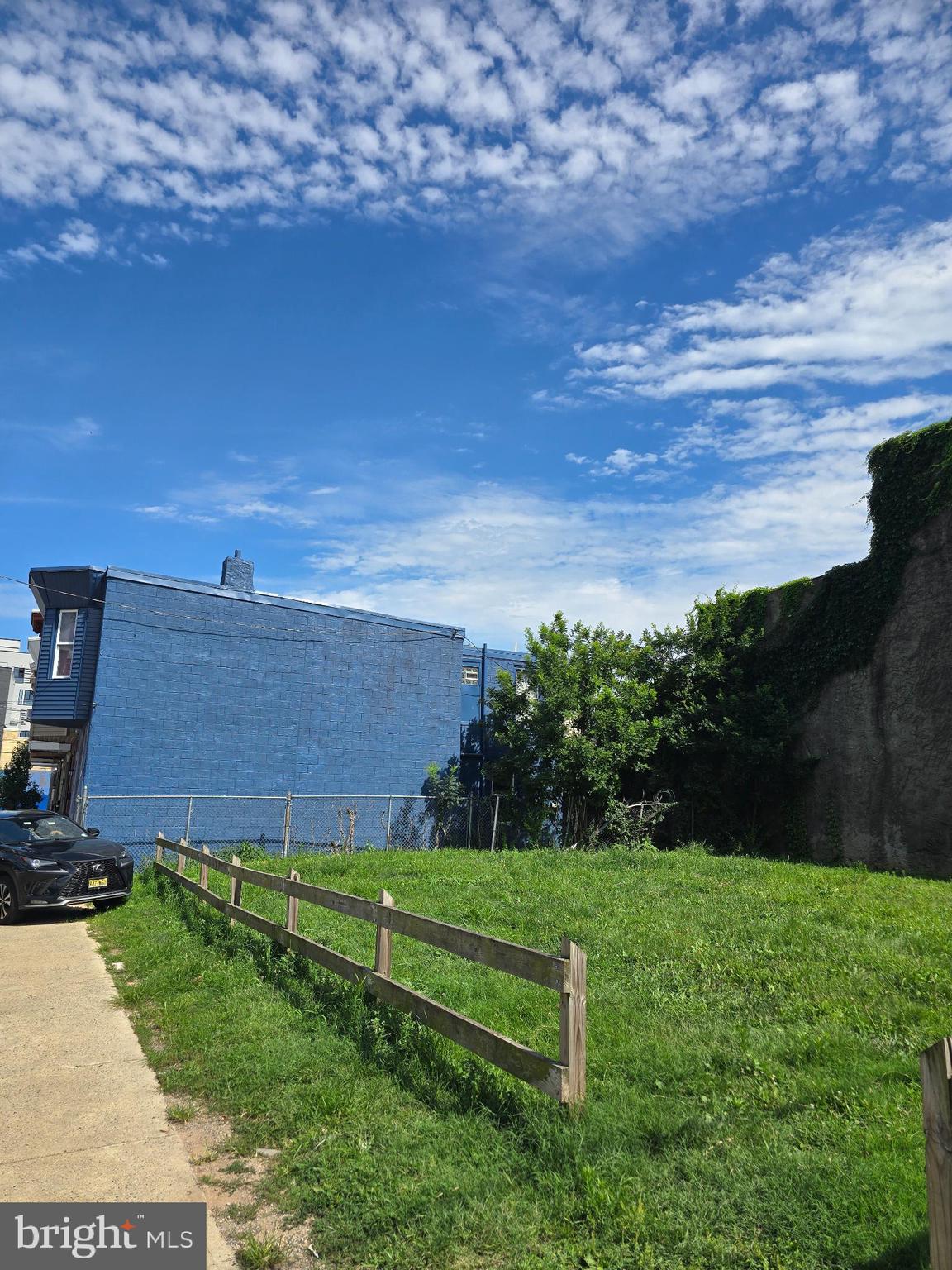 LUDLOW - Residential