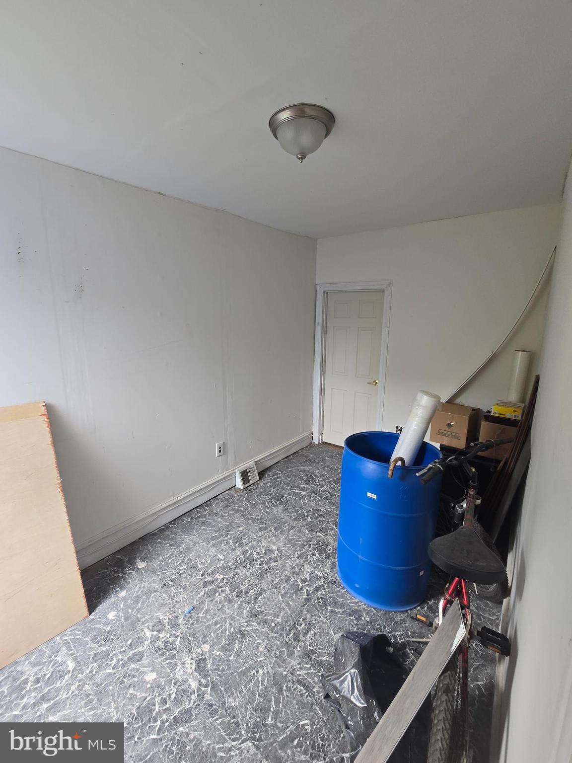 LUDLOW - Residential