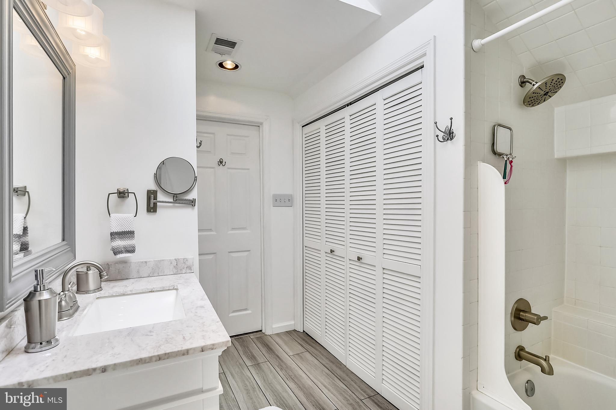 DEL RAY - Residential