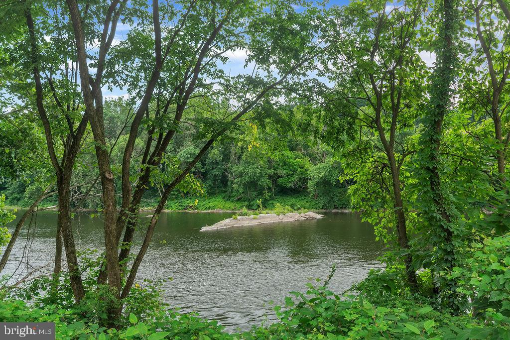 THE LOCKS - Residential