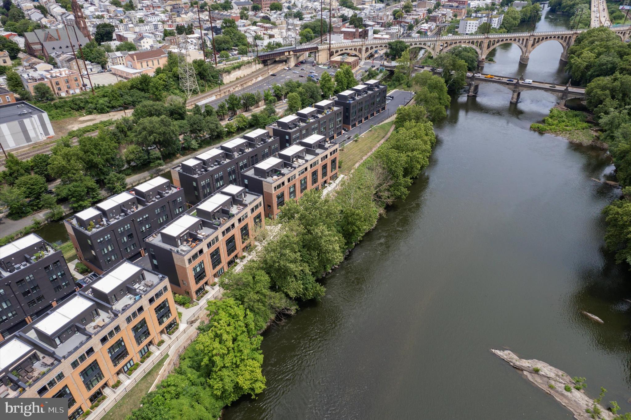 THE LOCKS - Residential