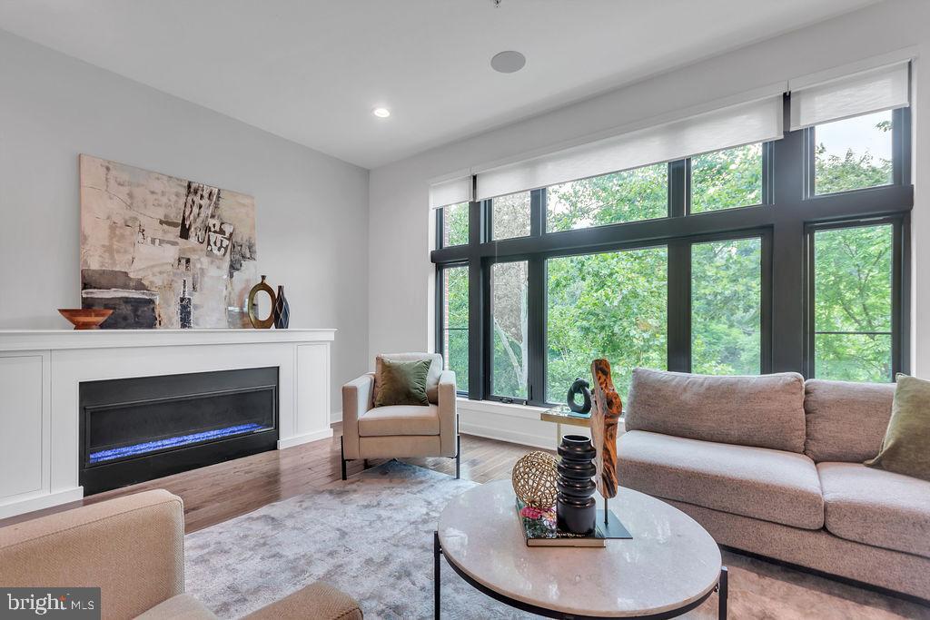 THE LOCKS - Residential