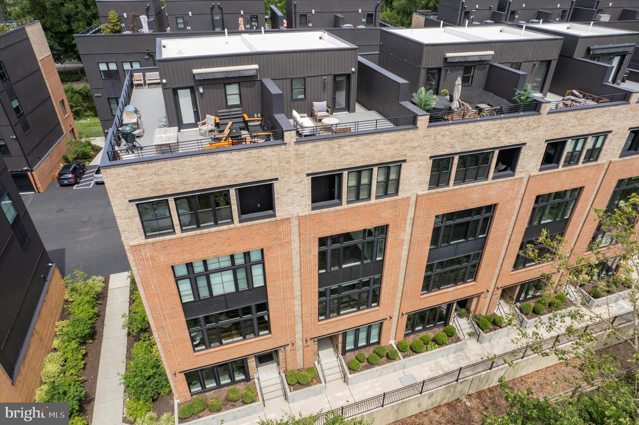 THE LOCKS - Residential