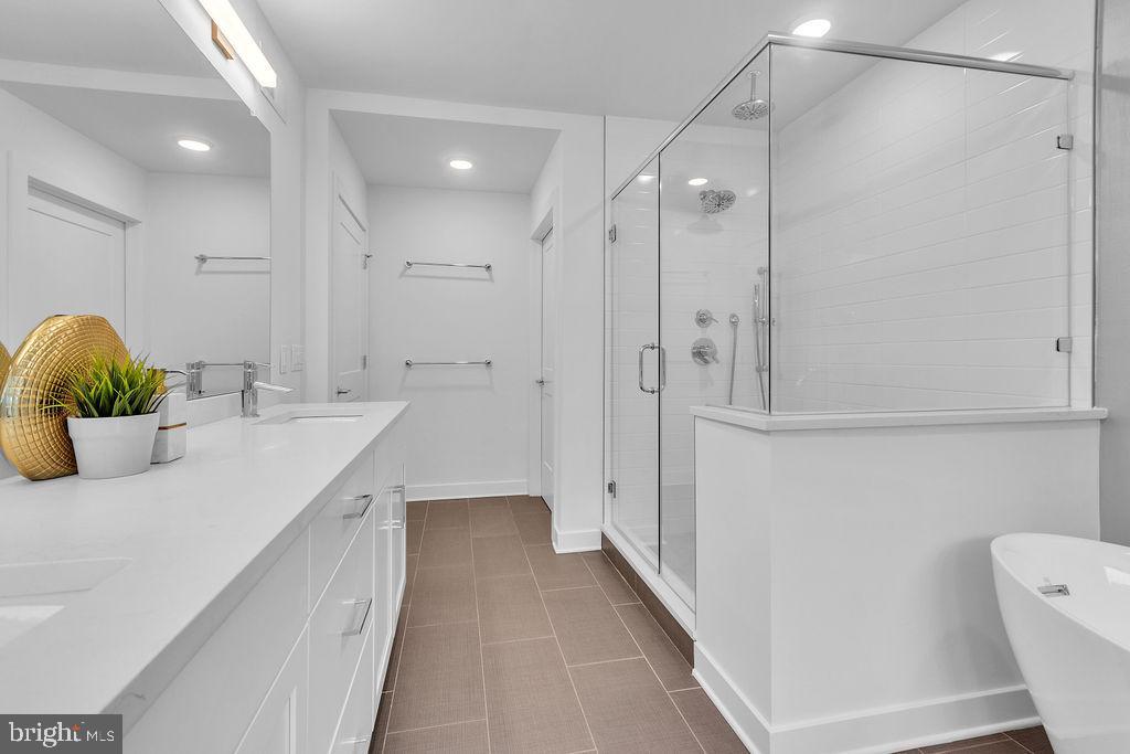 THE LOCKS - Residential