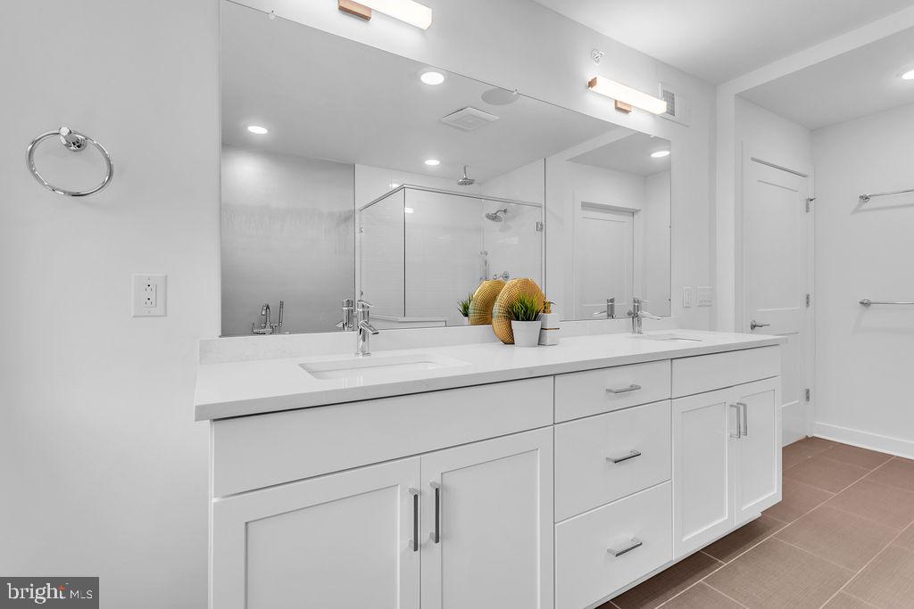 THE LOCKS - Residential