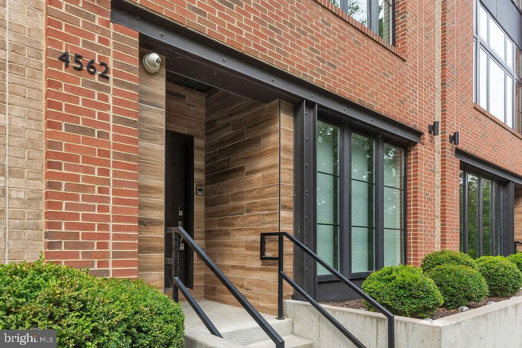 THE LOCKS - Residential