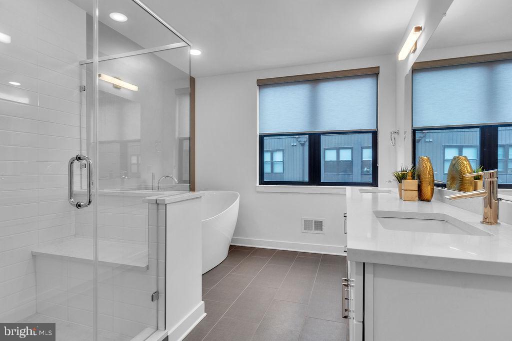 THE LOCKS - Residential