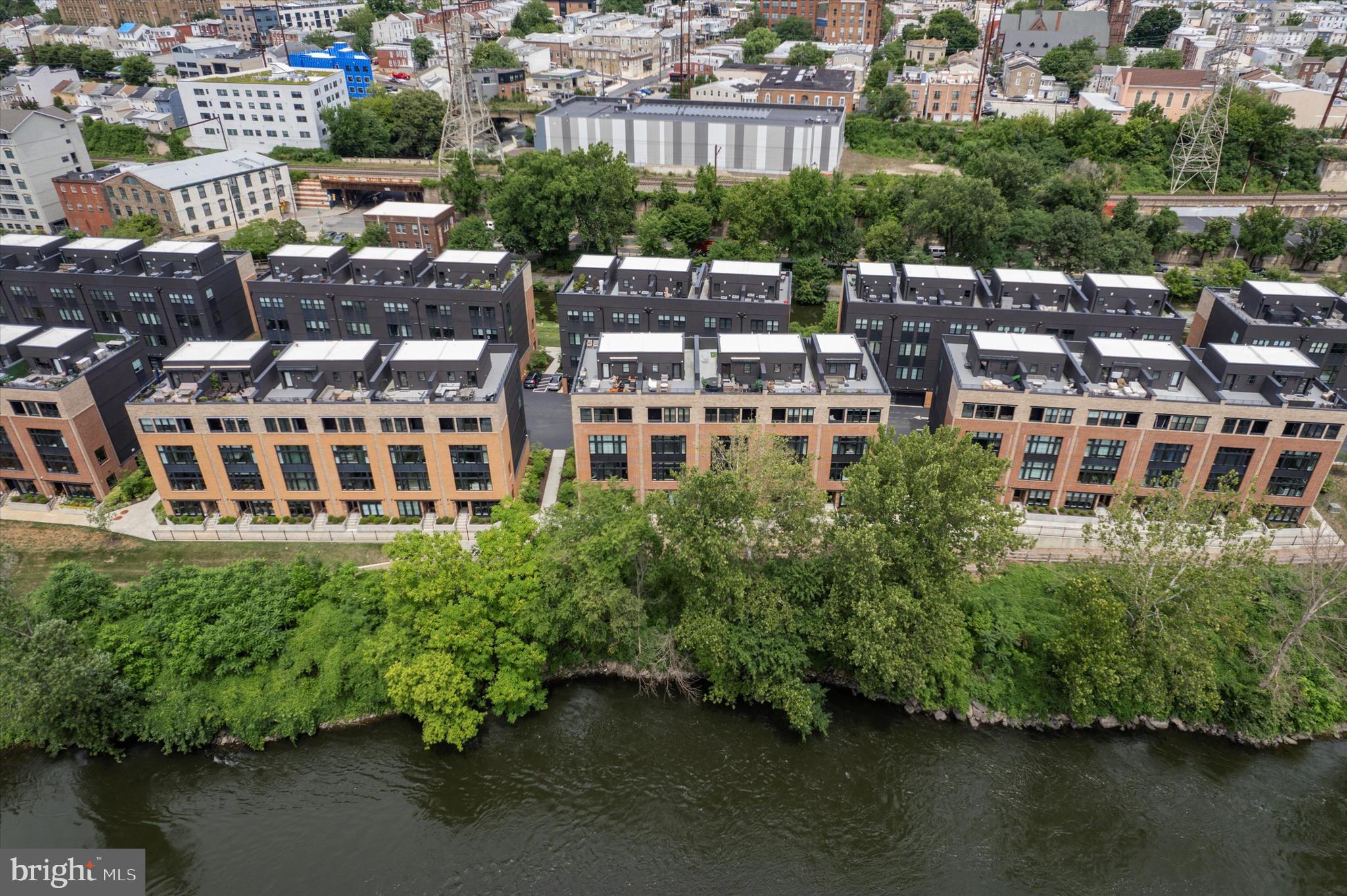 THE LOCKS - Residential