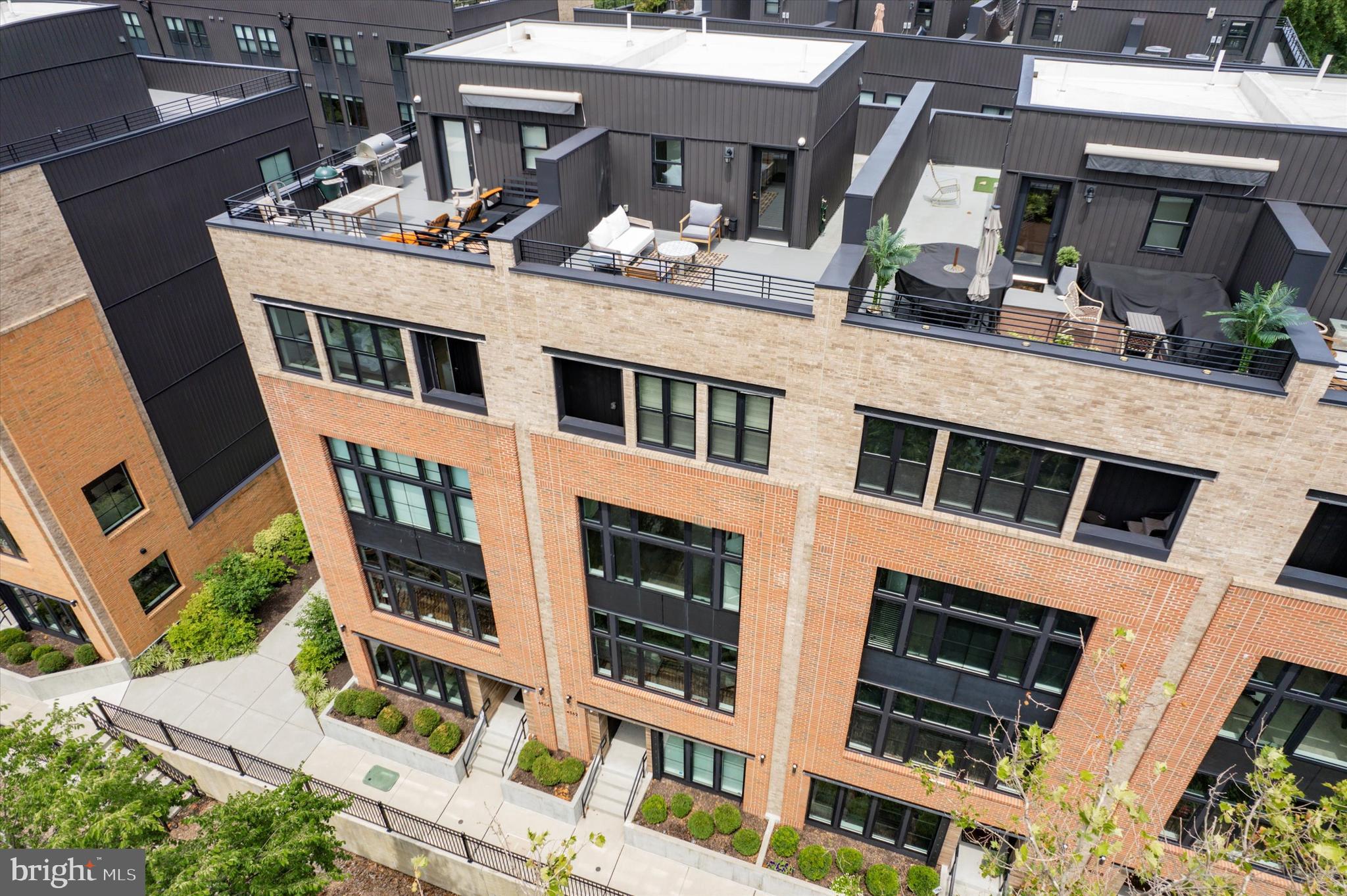 THE LOCKS - Residential