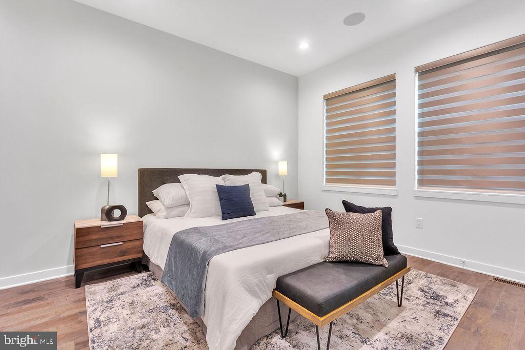 THE LOCKS - Residential