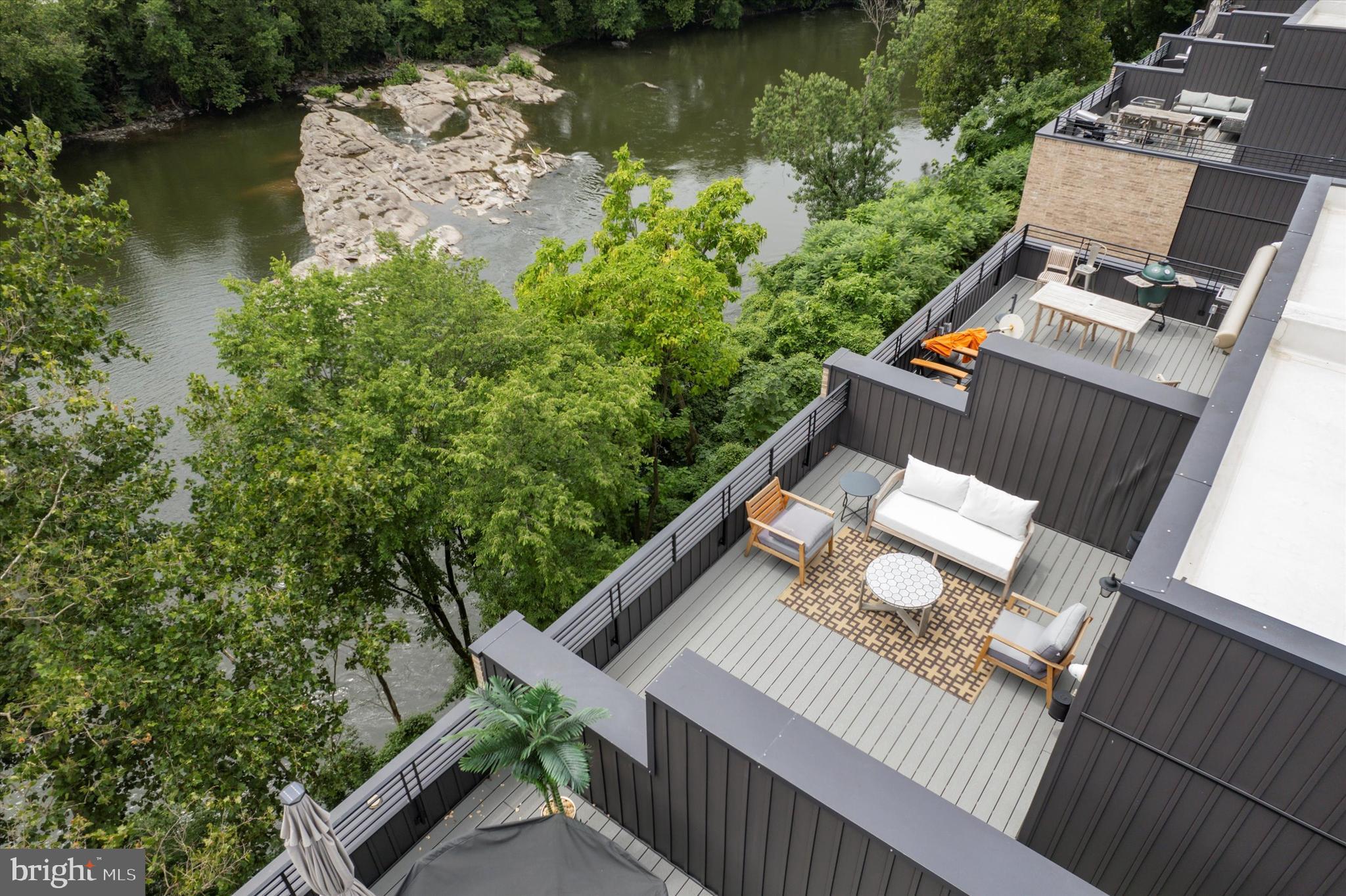 THE LOCKS - Residential