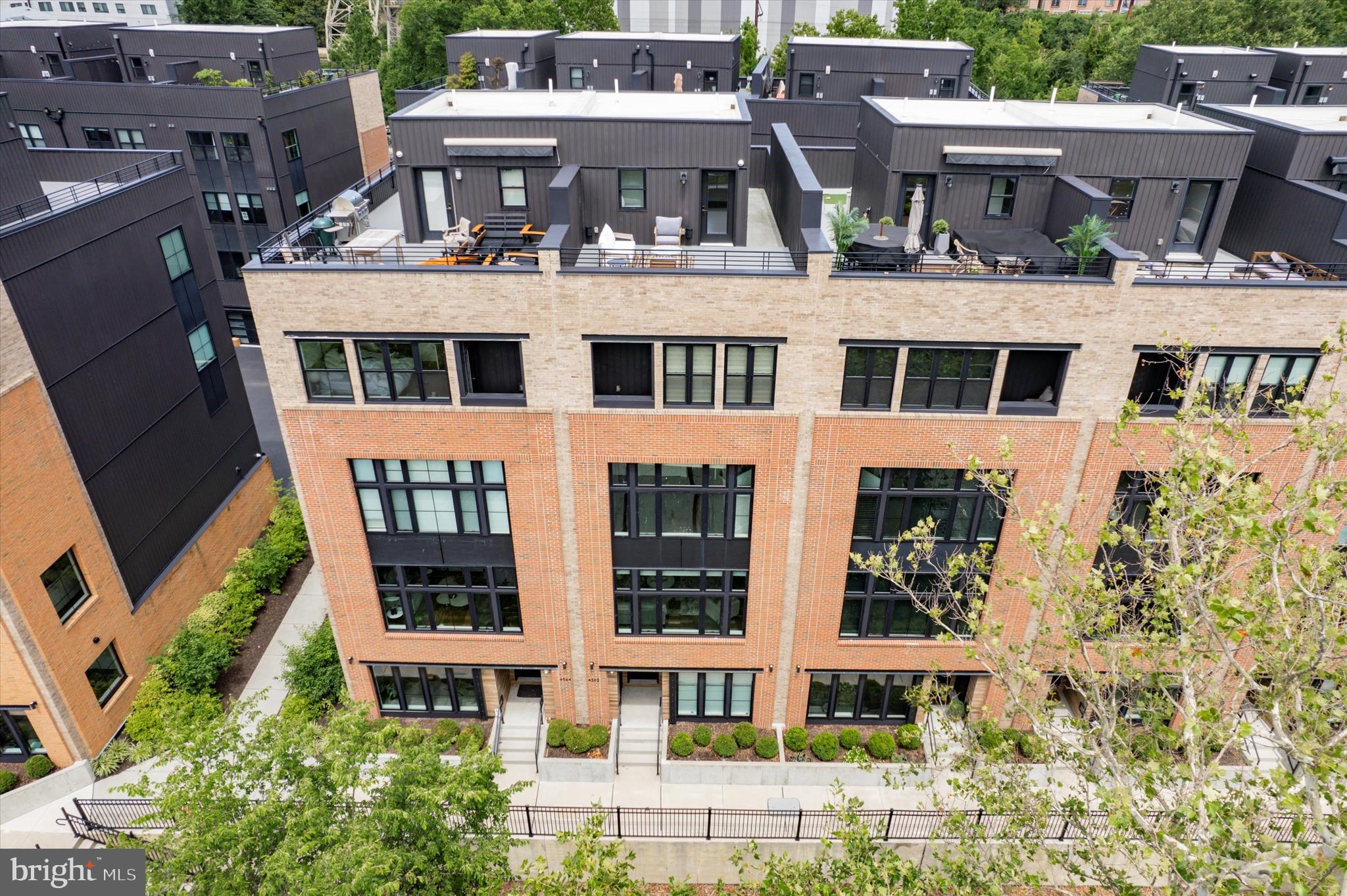 THE LOCKS - Residential