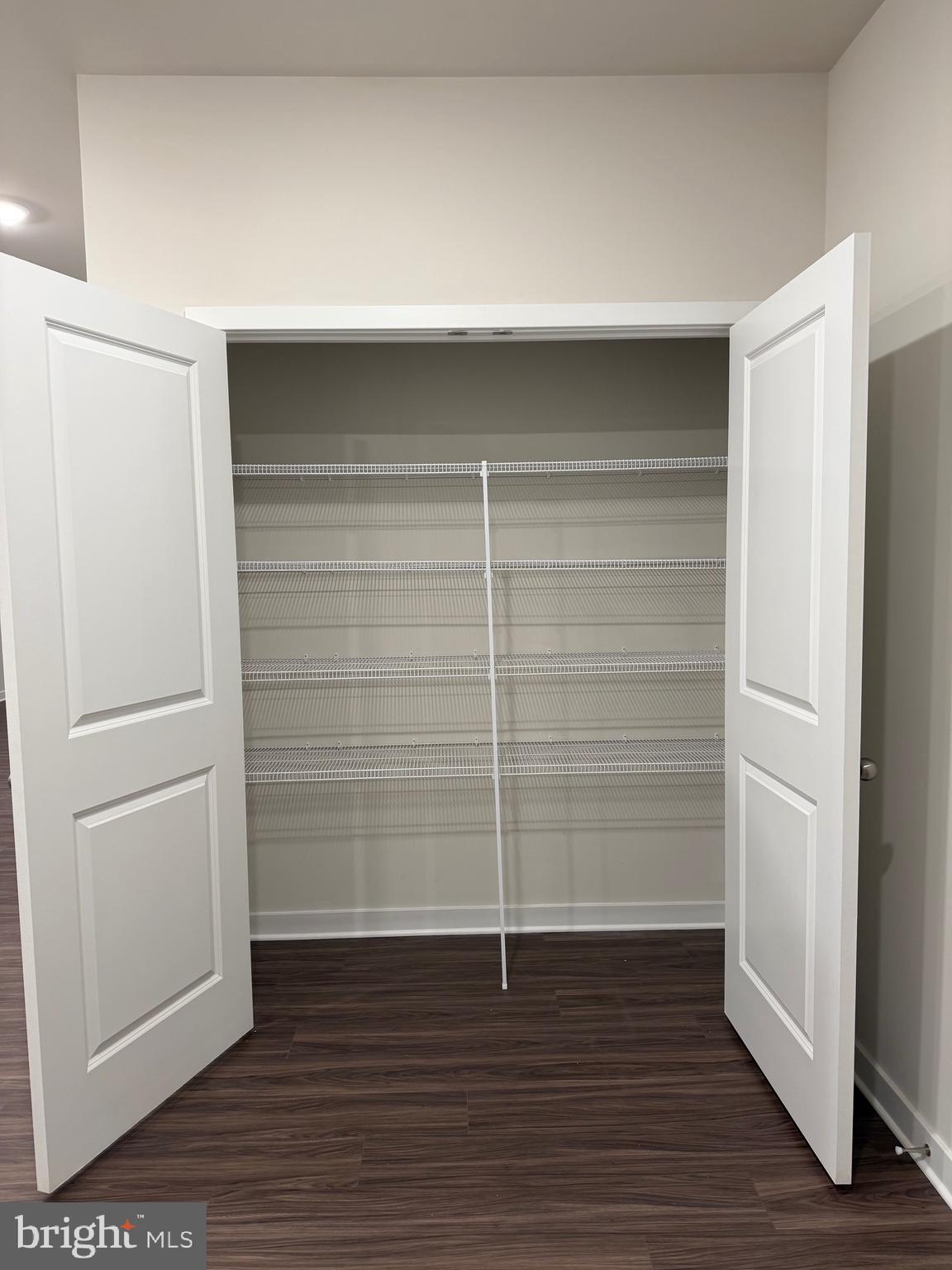 RIVER POINTE - Residential Lease